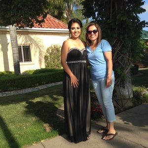 Selling black prom dress